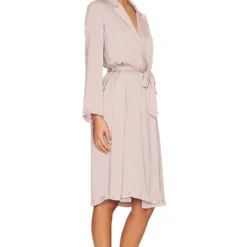 PEIGNOIR WASHED SATIN NOTCH COLLAR ROBE Feather -Promos Charmenta Boutique BDRE WI5 V3